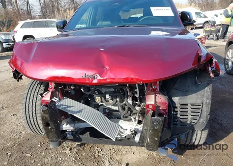 2024 Jeep Grand Cherokee Altitude X 4X4 z USA, uszkodzony, nr VIN 1C4RJHAG2RC209394